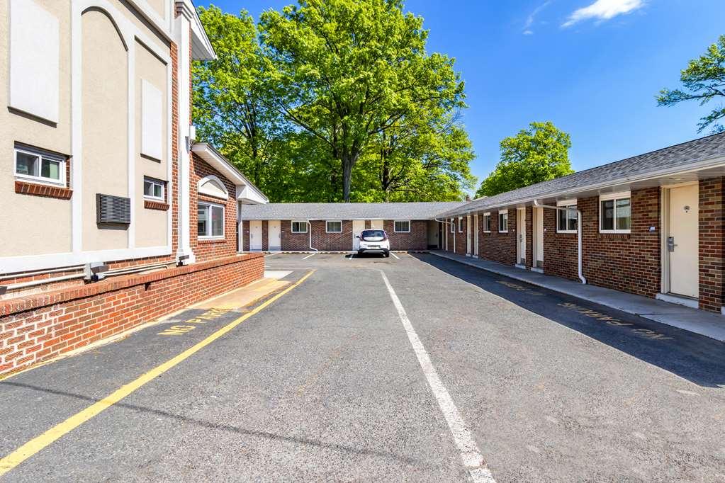 Americas Best Value Inn Avenel Woodbridge Esterno foto