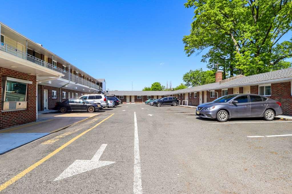Americas Best Value Inn Avenel Woodbridge Esterno foto