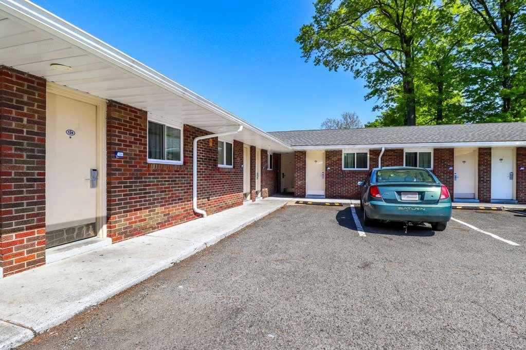 Americas Best Value Inn Avenel Woodbridge Esterno foto